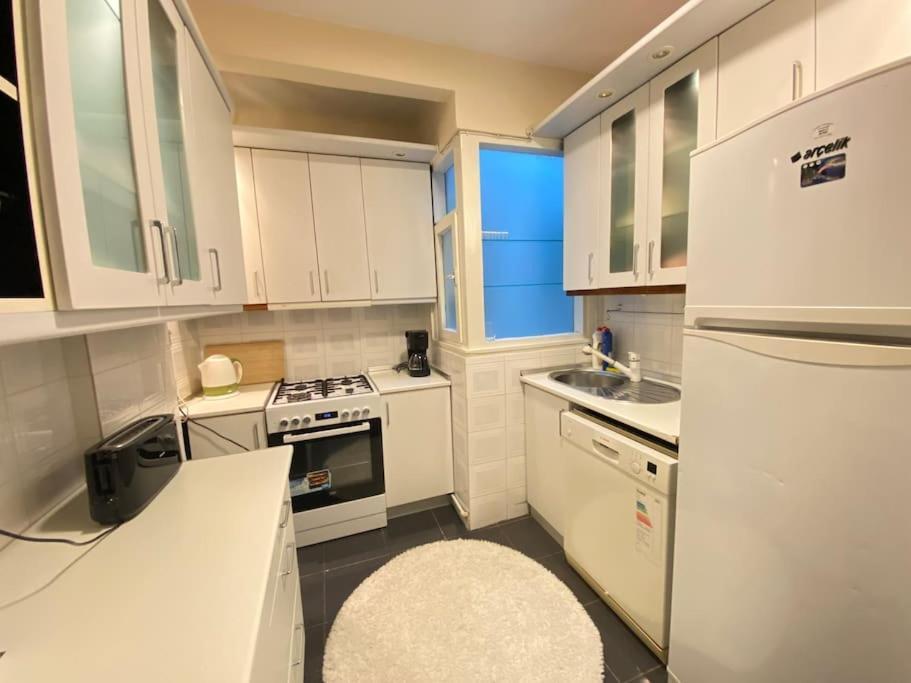 Comfy - Spacious Flat On The Kadikoey Seaside Apartment Istanbul Ngoại thất bức ảnh