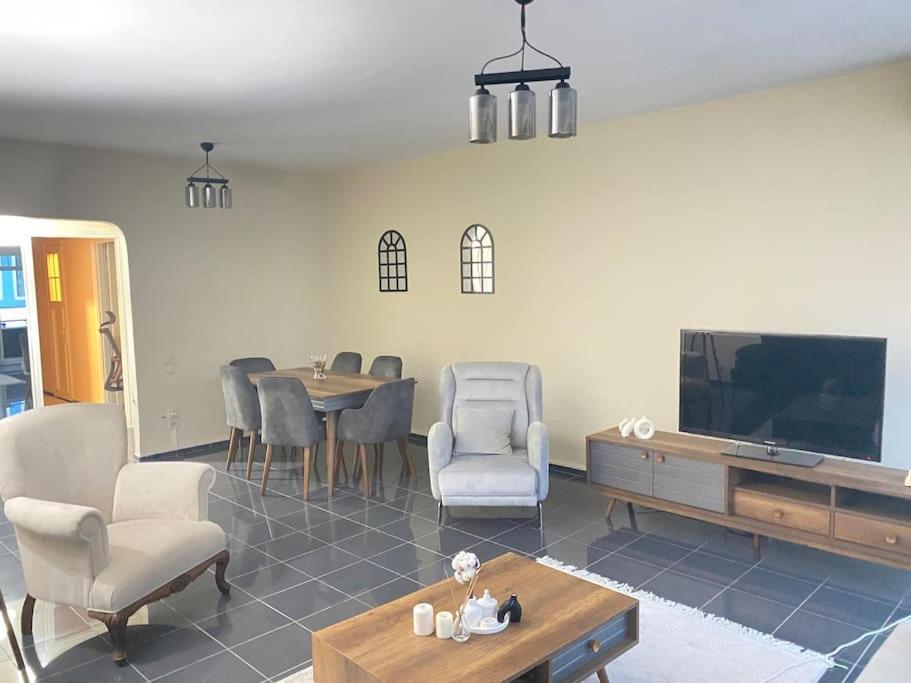 Comfy - Spacious Flat On The Kadikoey Seaside Apartment Istanbul Ngoại thất bức ảnh