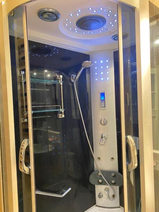 Comfy - Spacious Flat On The Kadikoey Seaside Apartment Istanbul Ngoại thất bức ảnh