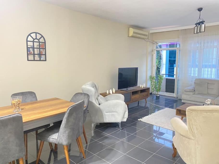 Comfy - Spacious Flat On The Kadikoey Seaside Apartment Istanbul Ngoại thất bức ảnh